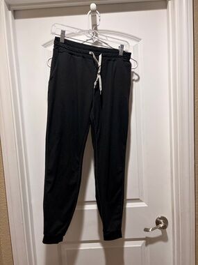 Vuori Black Joggers